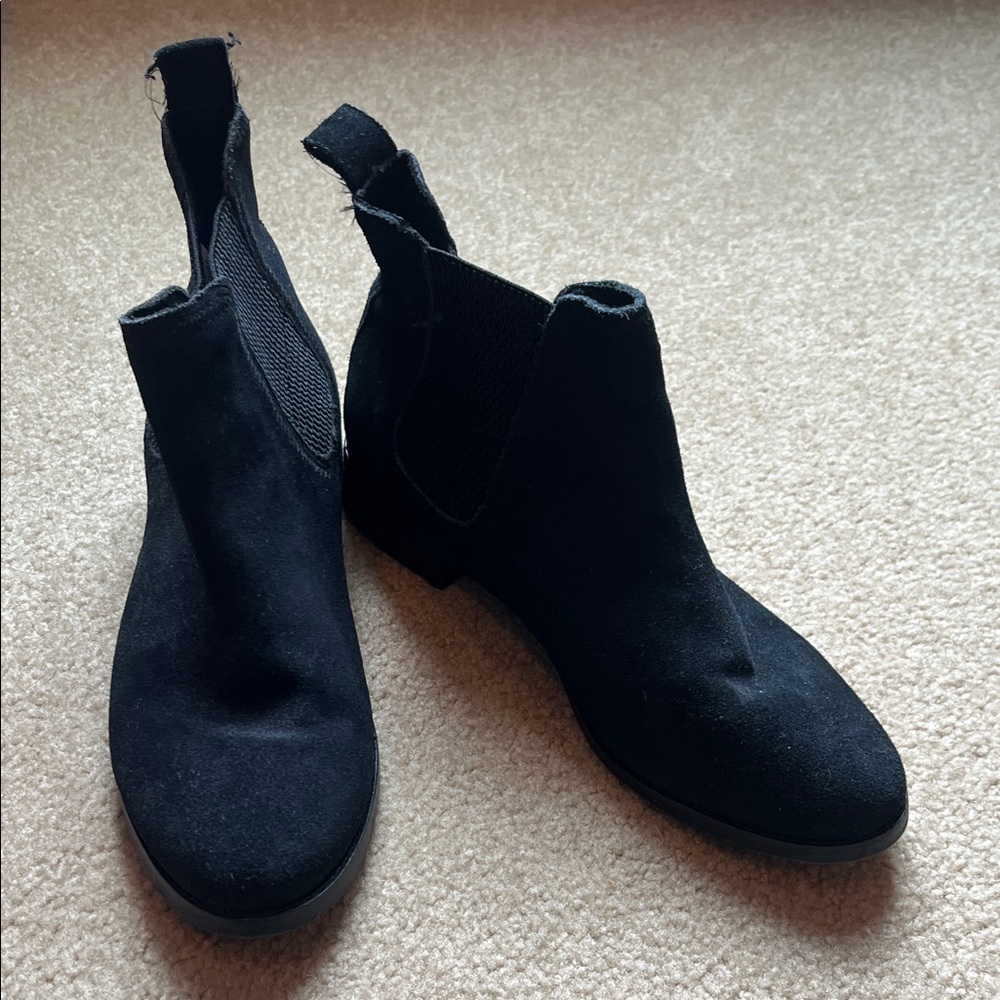 Black Tom’s Suede Ankle Boots